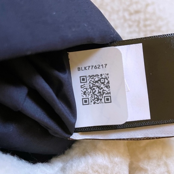 The North Face Women’s Cuchillo Reversible Navy Vest - Picture 8 of 9